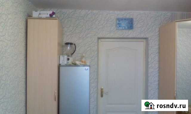 Комната 12 м² в 8-ком. кв., 2/9 эт. в аренду на длительный срок в Нижневартовске Нижневартовск - изображение 1