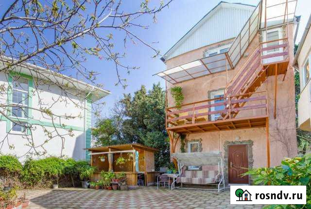 Дом 100 м² на участке 2 сот. в аренду посуточно в Алупке Алупка - изображение 1