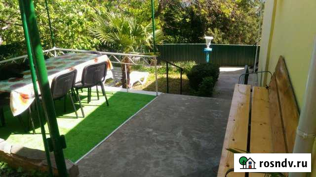 Дом 62 м² на участке 7 сот. в аренду посуточно в Алупке Алупка - изображение 1