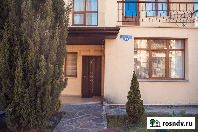 Таунхаус 110 м² на участке 2 сот. в аренду на длительный срок в Сочи Сочи - изображение 1