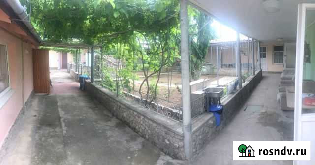 Комната 12 м² в 6-ком. кв., 1/1 эт. в аренду посуточно в Евпатории Евпатория - изображение 1