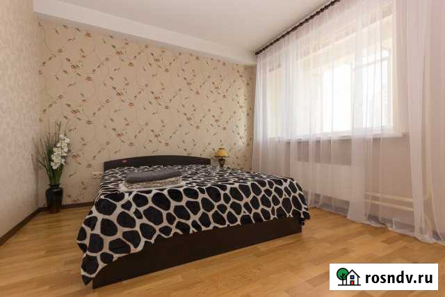 3-комнатная квартира, 80 м², 7/16 эт. в аренду посуточно в Новосибирске Новосибирск - изображение 1