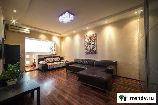 3-комнатная квартира, 72 м², 1/9 эт. в аренду посуточно в Астрахани Астрахань - изображение 1