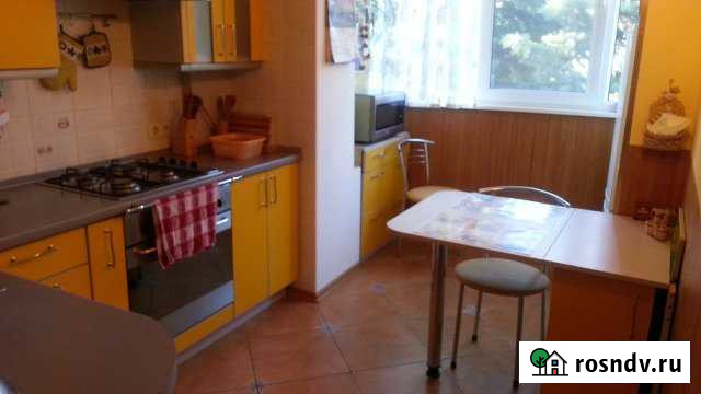 2-комнатная квартира, 56 м², 3/5 эт. в аренду посуточно в Алуште Алушта - изображение 1