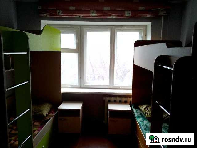 Комната 8 м² в 5-ком. кв., 4/9 эт. в аренду посуточно в Челябинске Челябинск - изображение 1