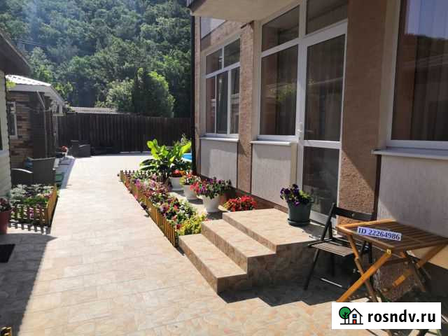 Дом 112 м² на участке 6 сот. в аренду на длительный срок в Геленджике Геленджик - изображение 1