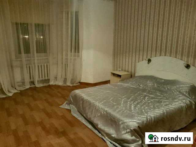 3-комнатная квартира, 81 м², 1/3 эт. в аренду посуточно в Великом Новгороде Великий Новгород - изображение 1