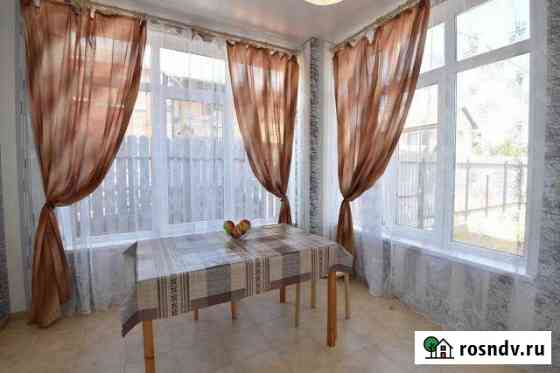 Дом 250 м² на участке 4 сот. в аренду посуточно в Голубицкой Голубицкая