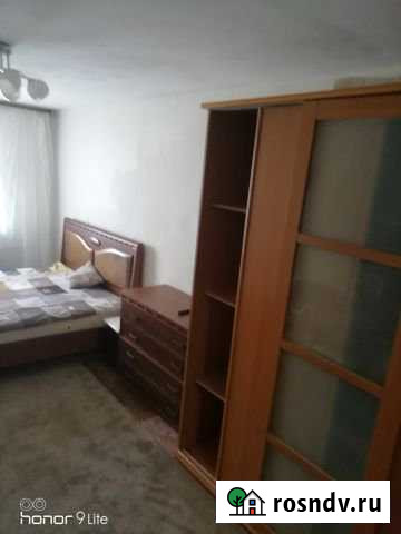 Комната 16 м² в 1-ком. кв., 5/5 эт. в аренду на длительный срок в Нижневартовске Нижневартовск - изображение 1