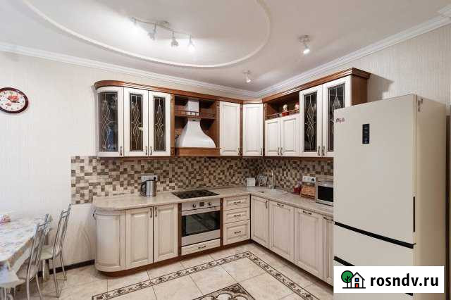 4-комнатная квартира, 140 м², 4/5 эт. в аренду на длительный срок в Омске Омск - изображение 1