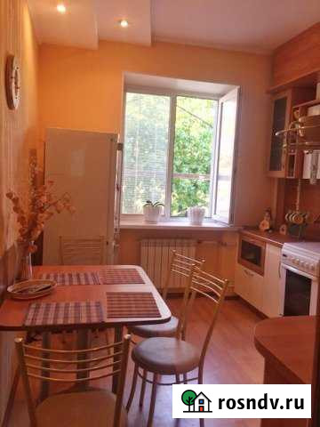 2-комнатная квартира, 50 м², 2/4 эт. в аренду на длительный срок в Новомосковске Новомосковск - изображение 1