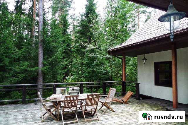 Коттедж 475 м² на участке 25 сот. в аренду на длительный срок в Санкт-Петербурге Санкт-Петербург - изображение 1