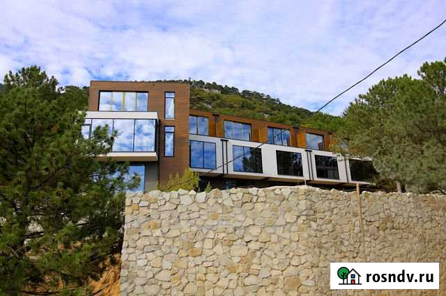 Таунхаус 152.4 м² на участке 1 сот. на продажу в Ялте Ялта - изображение 1