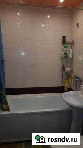 3-комнатная квартира, 56 м², 3/4 эт. в аренду на длительный срок в Оби Обь - изображение 1