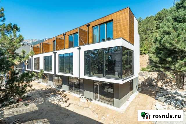Таунхаус 148.4 м² на участке 1.4 сот. на продажу в Ялте Ялта - изображение 1