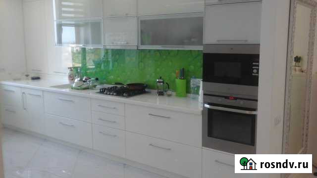 3-комнатная квартира, 130 м², 9/10 эт. в аренду на длительный срок в Севастополе Севастополь - изображение 1