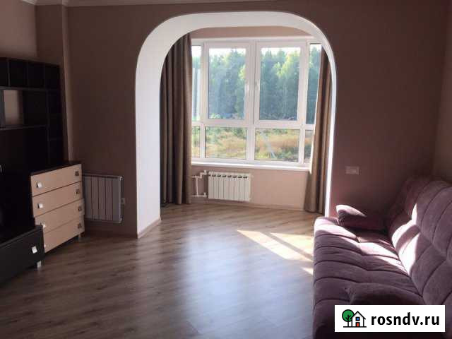 1-комнатная квартира, 50 м², 3/7 эт. в аренду посуточно в Чебаркуле Чебаркуль - изображение 1