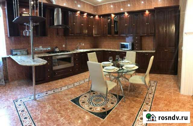 Дом 350 м² на участке 12 сот. в аренду на длительный срок в Ростове-на-Дону Ростов-на-Дону - изображение 1