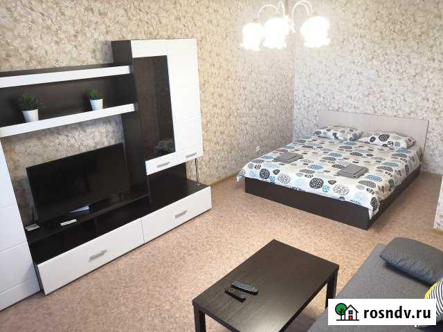 1-комнатная квартира, 42 м², 4/10 эт. в аренду посуточно в Череповце Череповец - изображение 1
