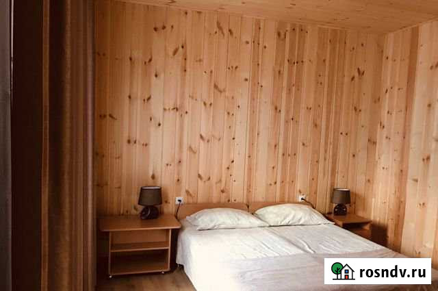 Комната 30 м² в 3-ком. кв., 1/1 эт. в аренду посуточно в Алуште Алушта - изображение 1