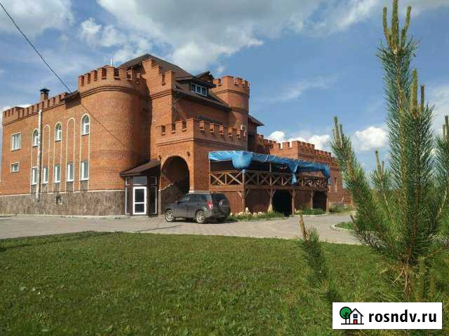 Коттедж 1500 м² на участке 15 сот. в аренду посуточно в Челябинске Челябинск - изображение 1