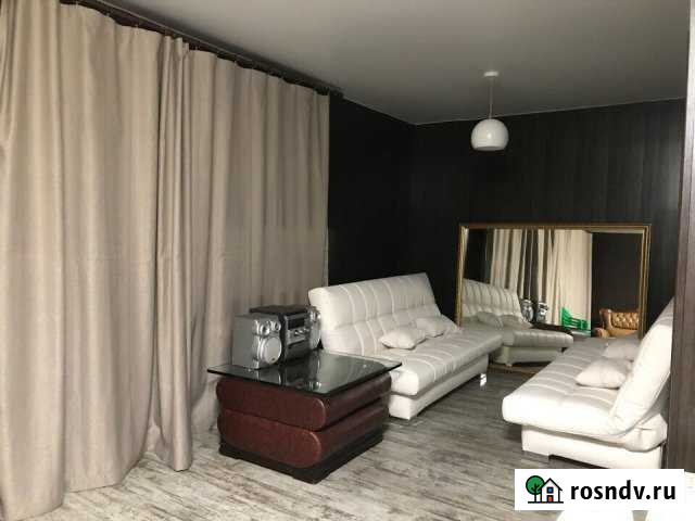 Коттедж 200 м² на участке 6 сот. в аренду посуточно в Миассе Миасс - изображение 1