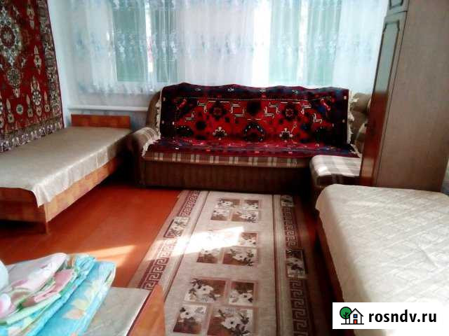 Комната 25 м² в 3-ком. кв., 1/1 эт. в аренду посуточно в Кущевской Кущевская - изображение 1