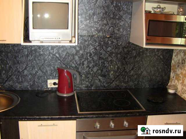 3-комнатная квартира, 74 м², 3/5 эт. в аренду посуточно в Нижневартовске Нижневартовск - изображение 1