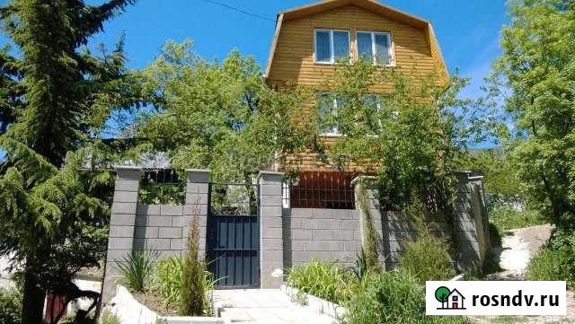 Дом 100 м² на участке 2 сот. в аренду посуточно в Алупке Алупка - изображение 1