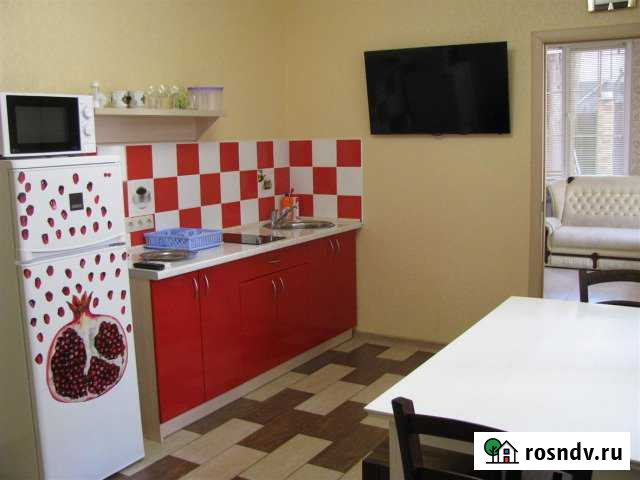 2-комнатная квартира, 45 м², 1/1 эт. в аренду на длительный срок в Ялте Ялта - изображение 1