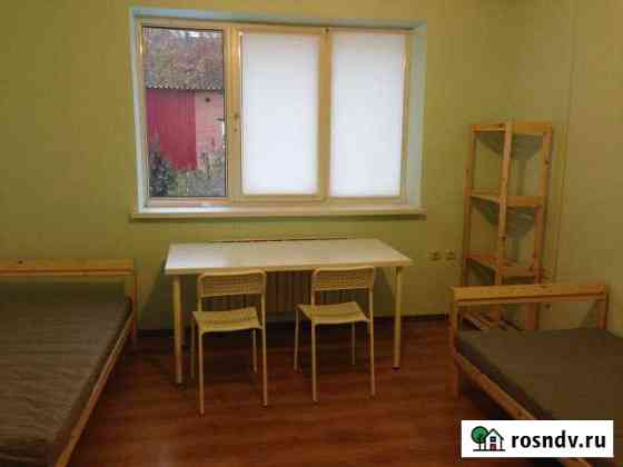Комната 18 м² в 5-ком. кв., 2/2 эт. в аренду на длительный срок в Новочеркасске Новочеркасск