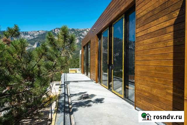 Таунхаус 154.4 м² на участке 1.1 сот. на продажу в Ялте Ялта - изображение 1