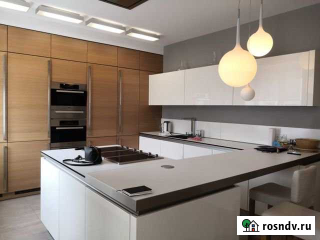 3-комнатная квартира, 140 м², 5/10 эт. в аренду на длительный срок в Красноярске Красноярск - изображение 1