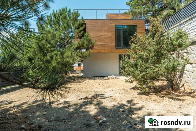 Коттедж 358.1 м² на участке 4 сот. на продажу в Ялте Ялта - изображение 1