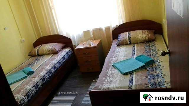 Комната 12 м² в 3-ком. кв., 1/10 эт. в аренду посуточно в Красноярске Красноярск - изображение 1