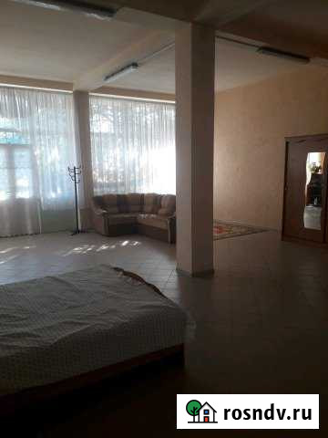 1-комнатная квартира, 76 м², 1/3 эт. в аренду на длительный срок в Ялте Ялта - изображение 1