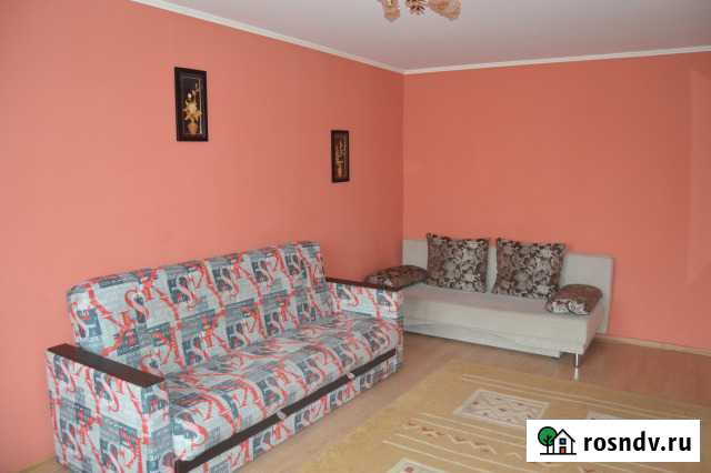 2-комнатная квартира, 50 м², 3/5 эт. в аренду посуточно в Магнитогорске Магнитогорск - изображение 1