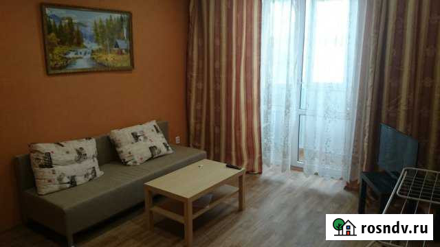 2-комнатная квартира, 60 м², 3/4 эт. в аренду посуточно в Шахтах Шахты - изображение 1