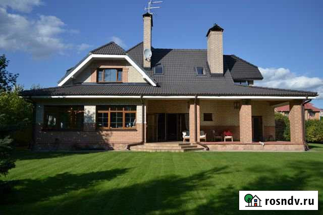 Коттедж 350 м² на участке 15 сот. в аренду на длительный срок в Санкт-Петербурге Санкт-Петербург - изображение 1