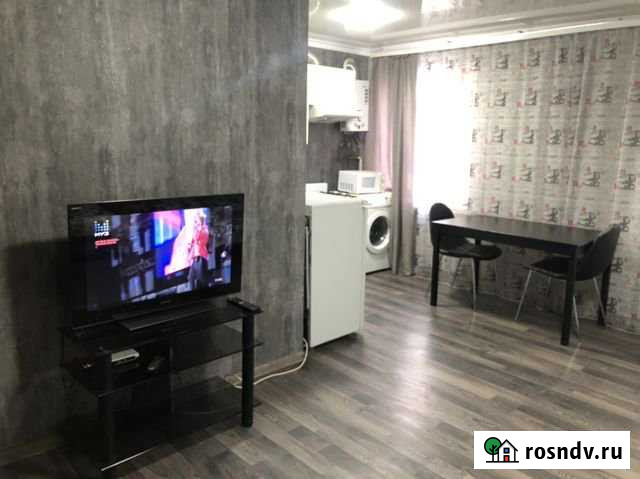 1-комнатная квартира, 35 м², 5/5 эт. в аренду посуточно в Шахтах Шахты - изображение 1