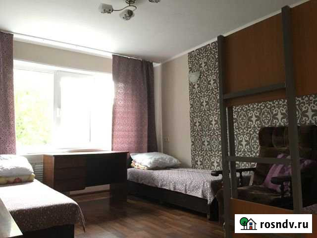 Комната 16 м² в 2-ком. кв., 2/5 эт. в аренду посуточно в Челябинске Челябинск - изображение 1