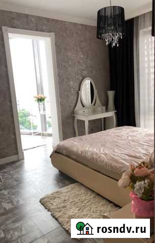 3-комнатная квартира, 90 м², 20/25 эт. в аренду посуточно в Хабаровске Хабаровск - изображение 1