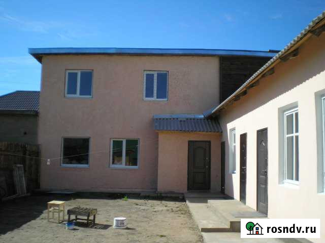 Комната 20 м² в 8-ком. кв., 1/2 эт. в аренду посуточно в Кингисеппе Кингисепп - изображение 1