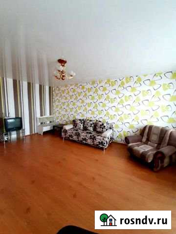 3-комнатная квартира, 60 м², 5/5 эт. в аренду посуточно в Туринске Туринск - изображение 1