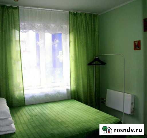 Комната 12 м² в 4-ком. кв., 1/10 эт. в аренду посуточно в Красноярске Красноярск - изображение 1