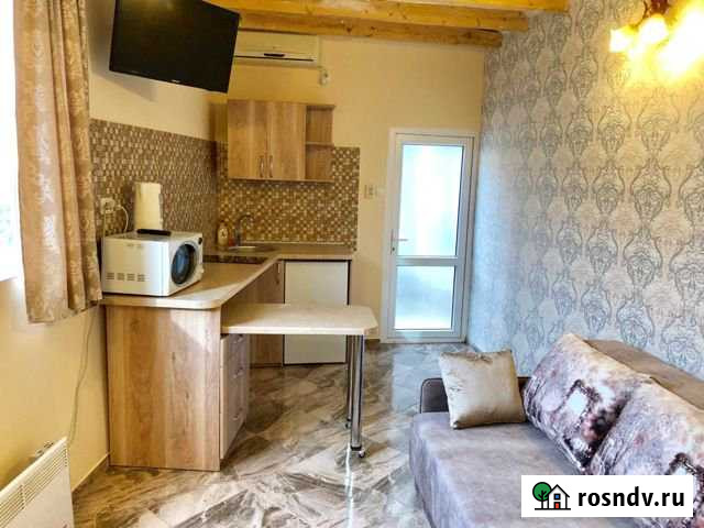 1-комнатная квартира, 27 м², 2/2 эт. в аренду на длительный срок в Ялте Ялта - изображение 1