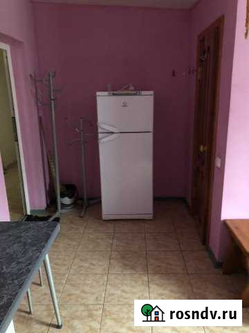 Комната 16 м² в 5-ком. кв., 2/2 эт. в аренду на длительный срок в Шахтах Шахты - изображение 1