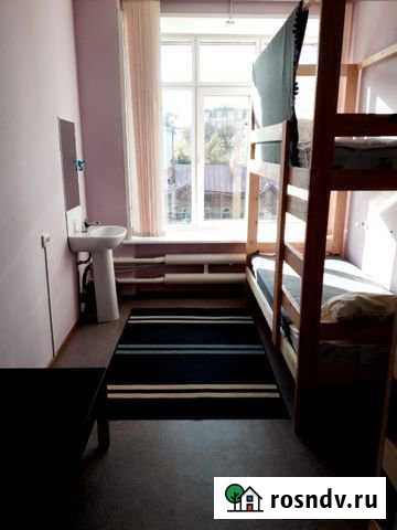 Комната 20 м² в 4-ком. кв., 2/2 эт. в аренду посуточно в Новосибирске Новосибирск - изображение 1