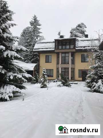 Дом 300 м² на участке 24 сот. в аренду на длительный срок в Санкт-Петербурге Санкт-Петербург - изображение 1