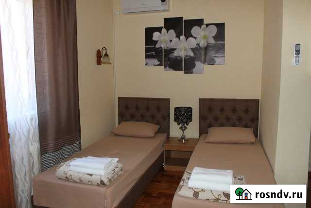 Комната 20 м² в 6-ком. кв., 1/3 эт. в аренду на длительный срок в Геленджике Геленджик - изображение 1